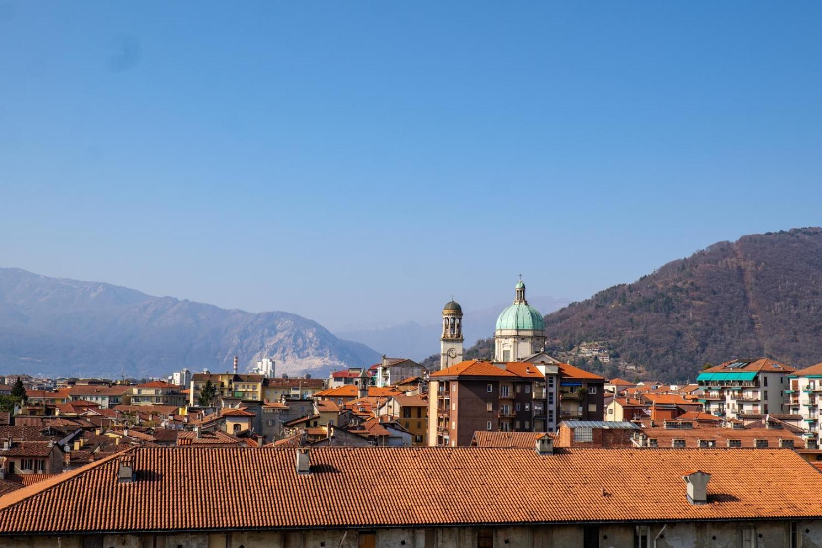 L'Attico Di Susanna Verbania Luaran gambar